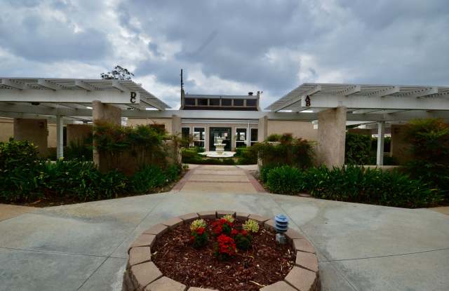 Remodeled 2 Bedroom Townhome in Fullerton - 2900 Madison Avenue, Fullerton, CA 92831