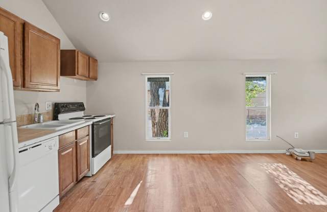 3602 W. Colorado Ave. - 1/2 Gallery 4