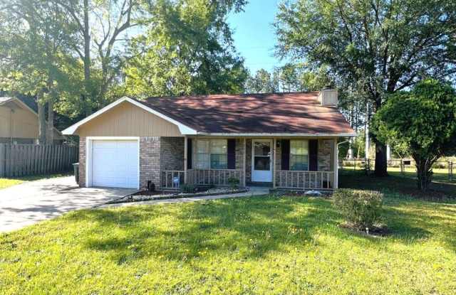 Convenient Comfort: 3-Bed, 2-Bath Home Near Base  Shopping photos photos