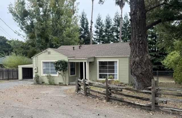 Countryside Adjacent Home with Large Fenced Yard photos photos