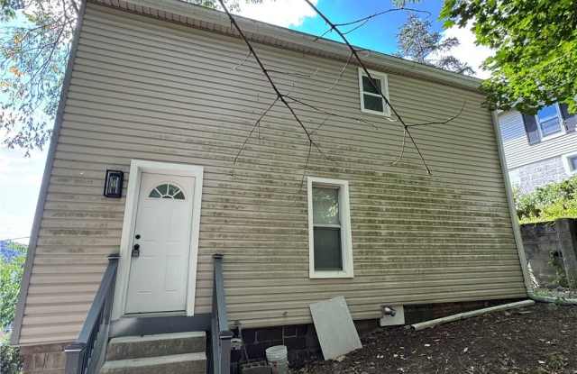 14 Dickson Rd Front photos photos