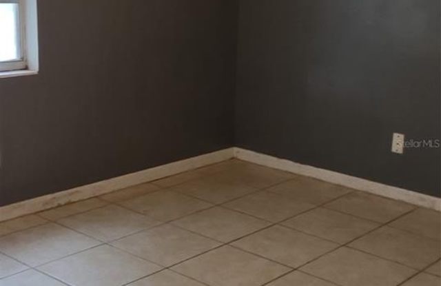 6410 MOSS WAY Gallery 4