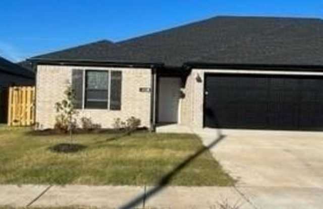 202 Tricha  CIR Unit #B photos photos