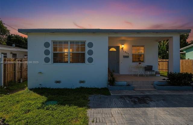 3840 SW 91st Ave photos photos