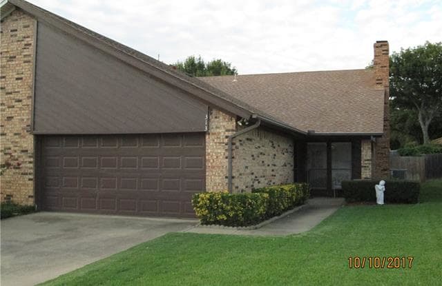 313 Mountain View Court - 313 Mountain View Ct, Bedford, TX 76021