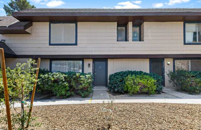 SPACIOUS 3BEDROOM TOWNHOUSE IN 89103 photos photos