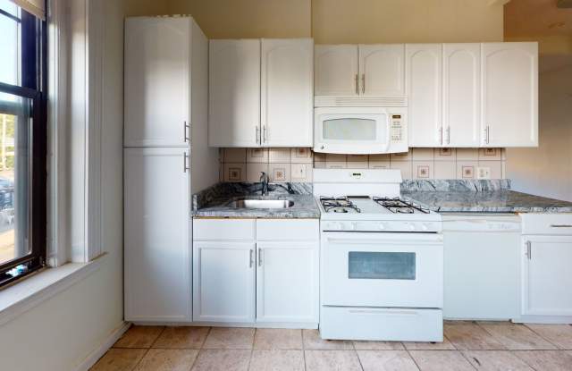 Amazing two bed in Brighton.... - 185 Chestnut Hill Avenue, Boston, MA 02135