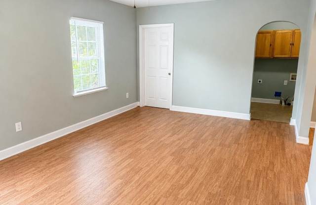1103 Colonial Avenue Gallery 3