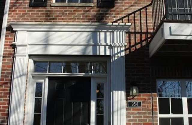 954 3rd Avenue NW - 954 3rd Avenue NW, Carmel, IN 46032