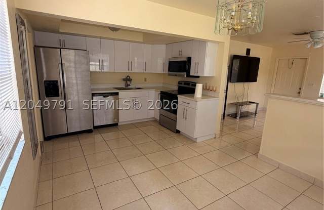 1141 NW 5th Ave photos photos