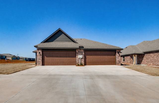 Brand New 3 Bedroom 2 Bath Duplex In Dooley Creek * MOVE IN SPECIAL * Edmond Schools* photos photos