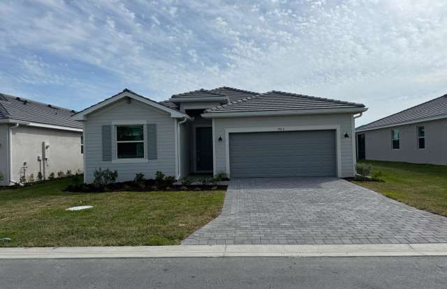 7913 Lakes Edge Ln photos photos
