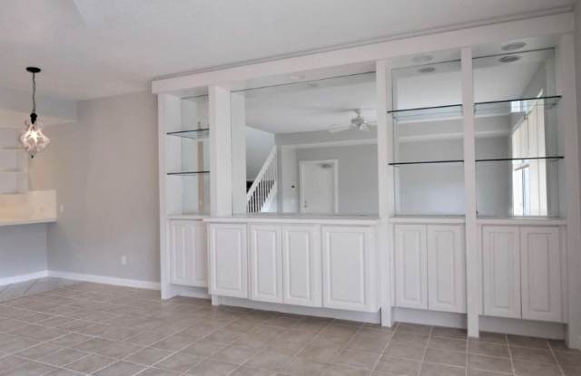 5657 Cove Cir Gallery 4