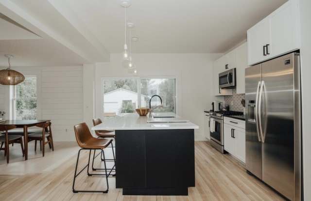 623 East Willamette Avenue Gallery 3