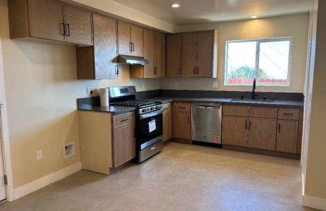 932 North Gage Avenue photos photos