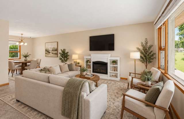 Charming 3BR House in Beloit Gallery 3