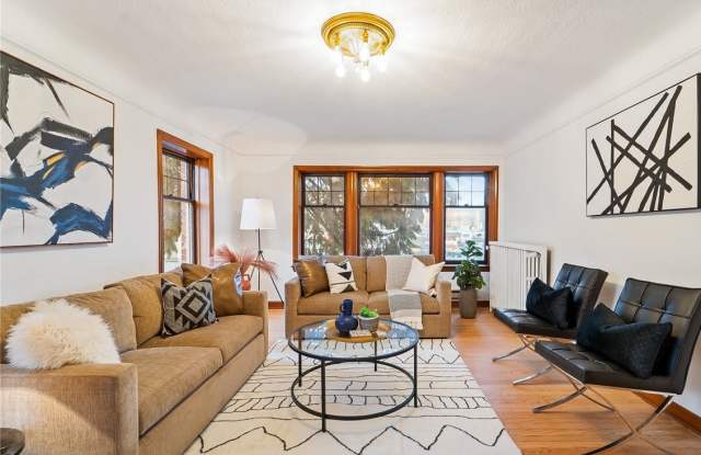 4235 Brooklyn Ave NE photos photos