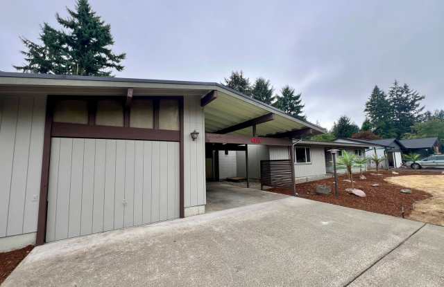 PENDING APPLICATION; Updated 3BD Rambler w/ Exterior Amenities photos photos