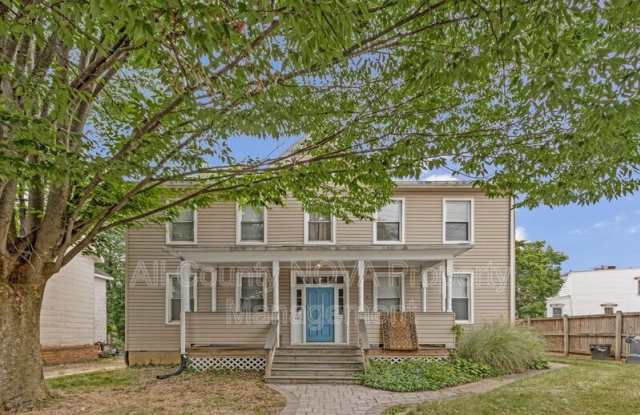 305 9th St photos photos