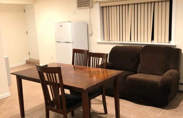 18 Alziers Street - 18 Algiers Street, Plainview, NY 11803