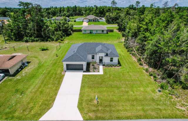Stunning rental on oversized home site in Ocala photos photos