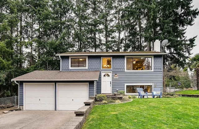 Beautifully Updated Edmonds Home with Spacious Fenced Backyard photos photos Beautifully Updated Edmonds Home with Spacious Fenced Backyard photos photos