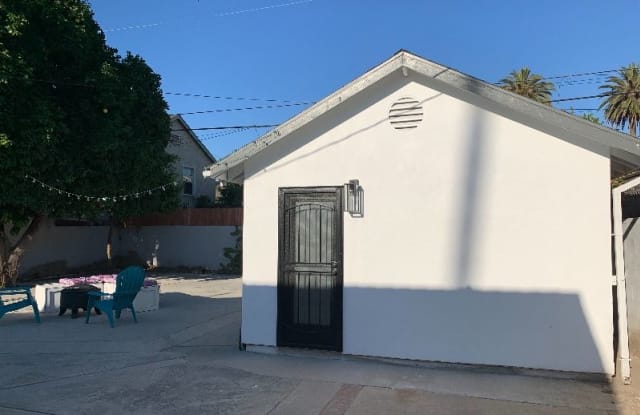 4610 3rd Ave 1/2 - 4610 3rd Avenue, Los Angeles, CA 90043