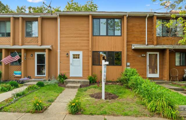 Broadneck Schools! Updated 3 Bedroom 3 Level Townhome photos photos