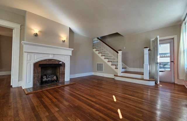Cozy three bedroom home, updated kitchen, ample living space, pet friendly with fenced yard and off street parking Gallery 4