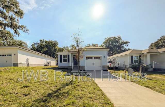 570 59th St W - 570 West 59th Street, Jacksonville, FL 32208