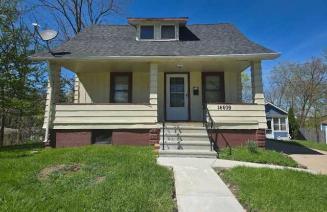 Single Family Home 2 beds 1 bath Available Now! photos photos