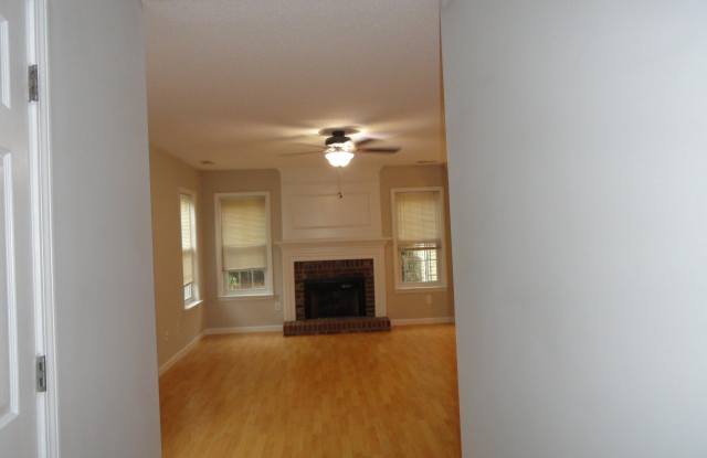 403 Stonecreek Drive Gallery 3