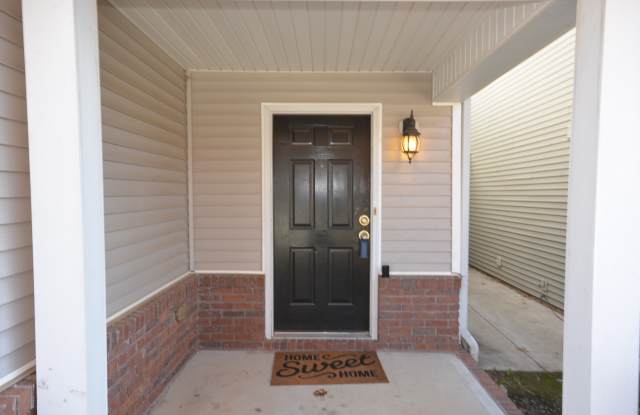 664 Lakes Cir Gallery 2