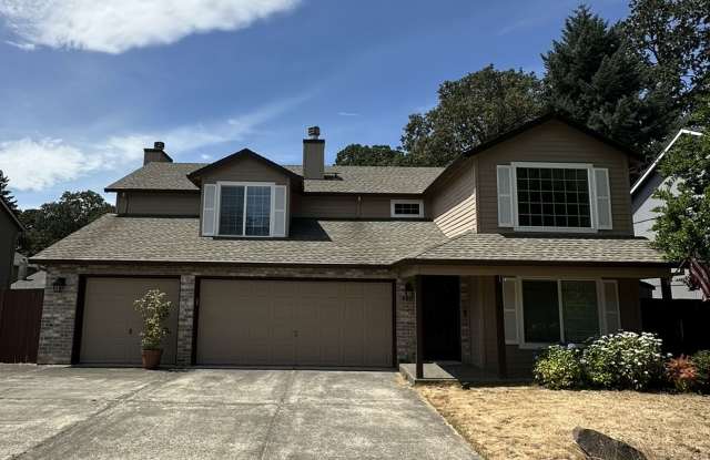 4 bedroom, 2288sf home. Close to Nike, Intel and more! 3 car garage and fenced yard. - 837 Southeast 61st Avenue, Hillsboro, OR 97123