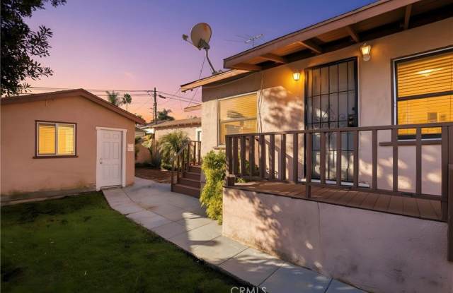 959 W 17th photos photos