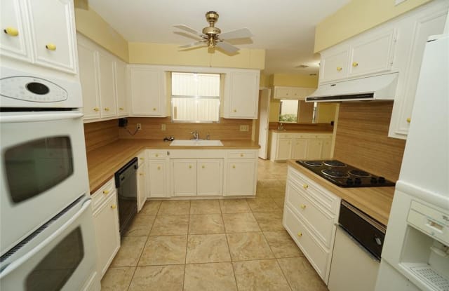 7830 Rollingbrook Drive - 7830 Rollingbrook Drive, Houston, TX 77071