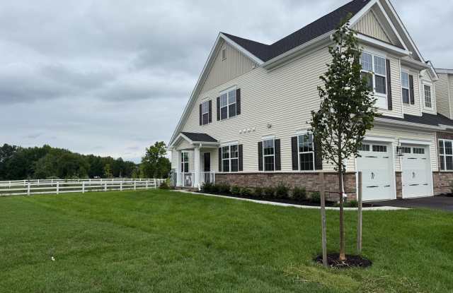 1404 JUSTIN Drive Gallery 2