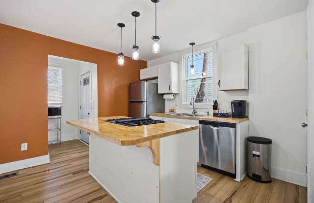 2 Bedroom 2 Bath Single Family Home in Columbus Gallery 1