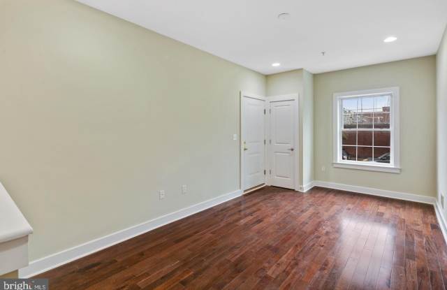 2621 CHRISTIAN STREET Gallery 3