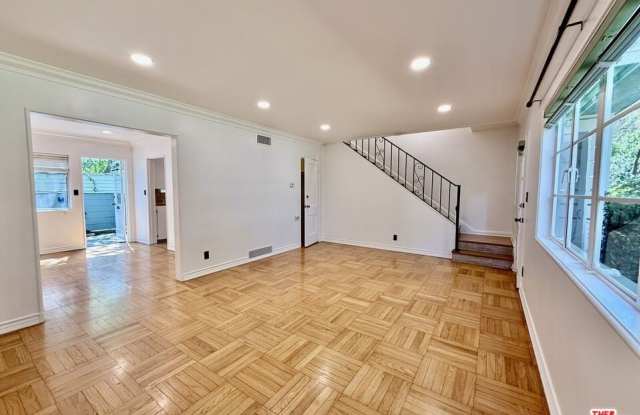 5431 Village Green Gallery 4
