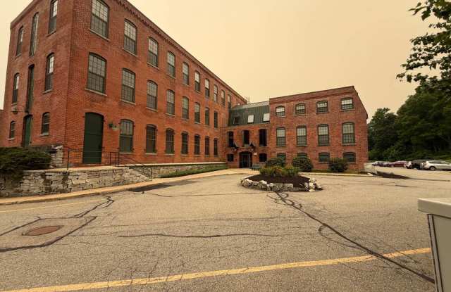 Two bedroom Condo For Lease in sought after Mills Condominium Association Gallery 3