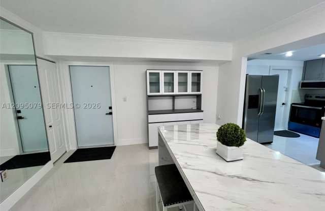 7825 Miller Dr Gallery 3