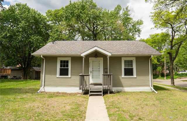 3555 Queen Ave N photos photos