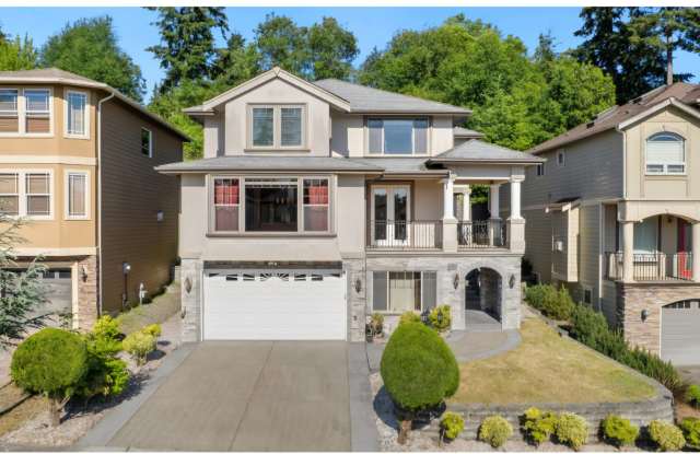 Federal Way 4 Bed, 3 Bath with Bonus Room and Primary Suite Retreat Gallery 1