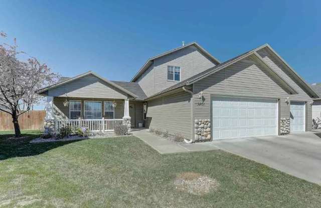 4 Bedroom 3 Bathroom Home in Boise | 3 Car Garage!! photos photos