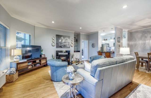 2164 Tanglewood Boulevard Gallery 1