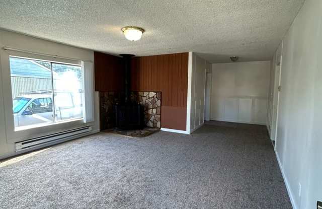 Two Bedroom Home with a Garage and Large Yard Gallery 4
