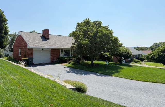 Well Maintained 2 Bedroom Ranch-style home - Full Size Basement! photos photos
