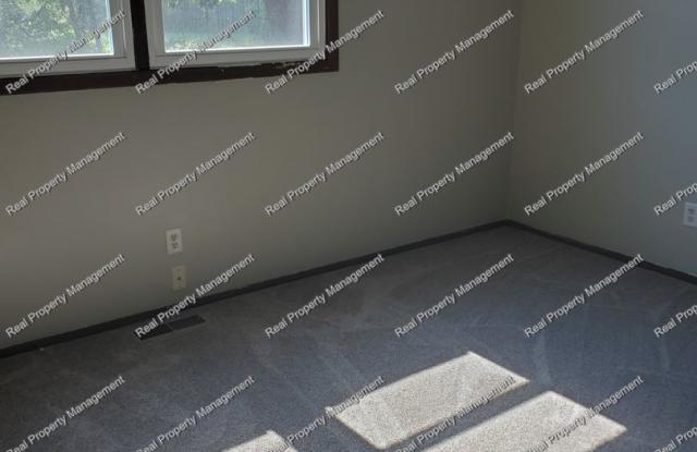 Crown Point 2 Bedroom Apartment Gallery 4