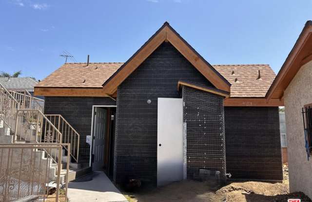 607 E Fairview Blvd - 607 East Fairview Boulevard, Inglewood, CA 90302